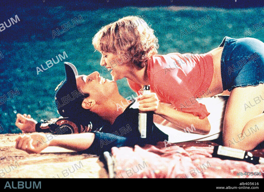 BRITTANY MURPHY and FREDDIE PRINZE JR. in SUMMER CATCH, 2001, directed by MICHAEL TOLLIN. Copyright WARNER BROS. PICTURES / TACKETT, MICHAEL.