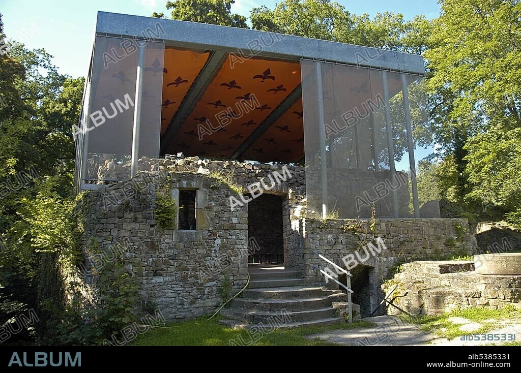 Excavations, castle Vlotho on the Amtshausberg, Teutoburg Forest, North Rhine-Westphalia, Germany, Europe.