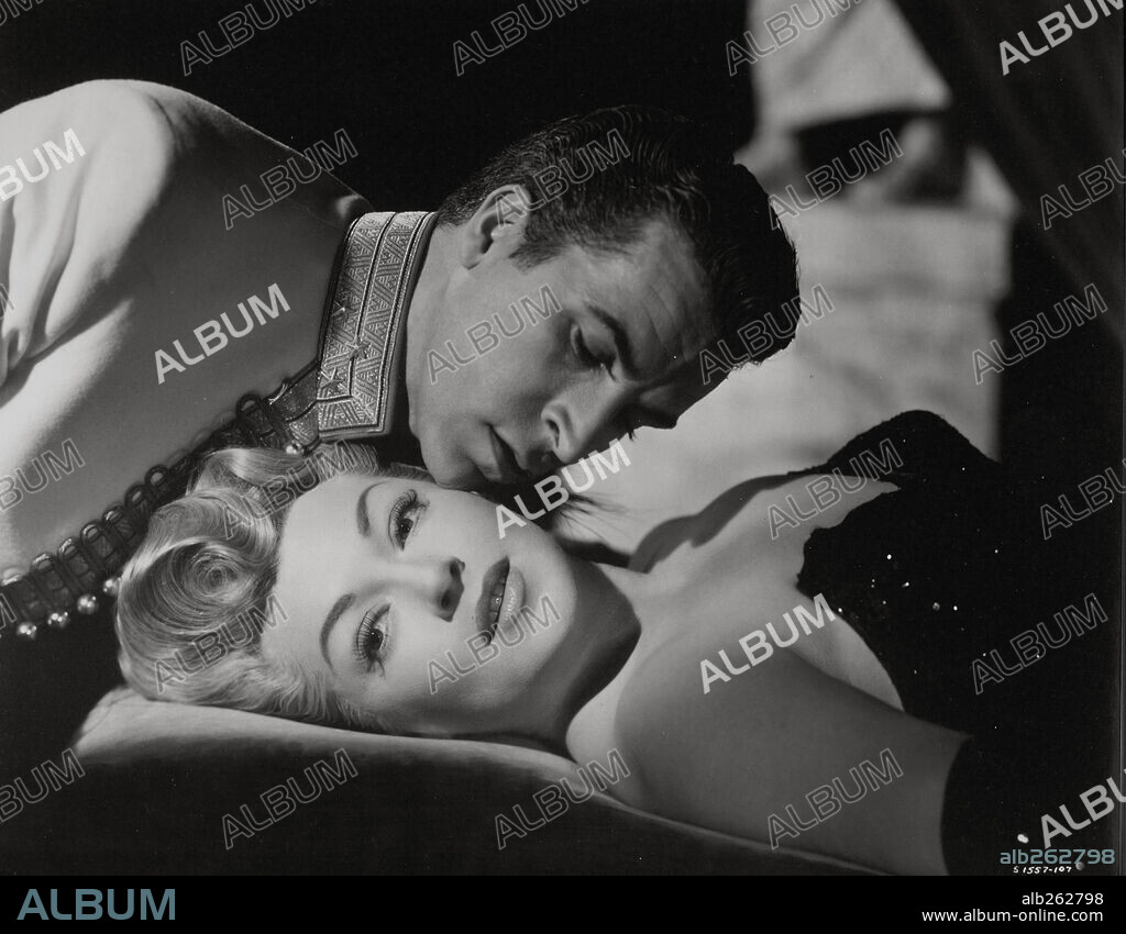 FERNANDO LAMAS y LANA TURNER en LA VIUDA ALEGRE, 1952 (THE MERRY WIDOW), dirigida por CURTIS BERNHARDT. Copyright METRO GOLDWYN MAYER.