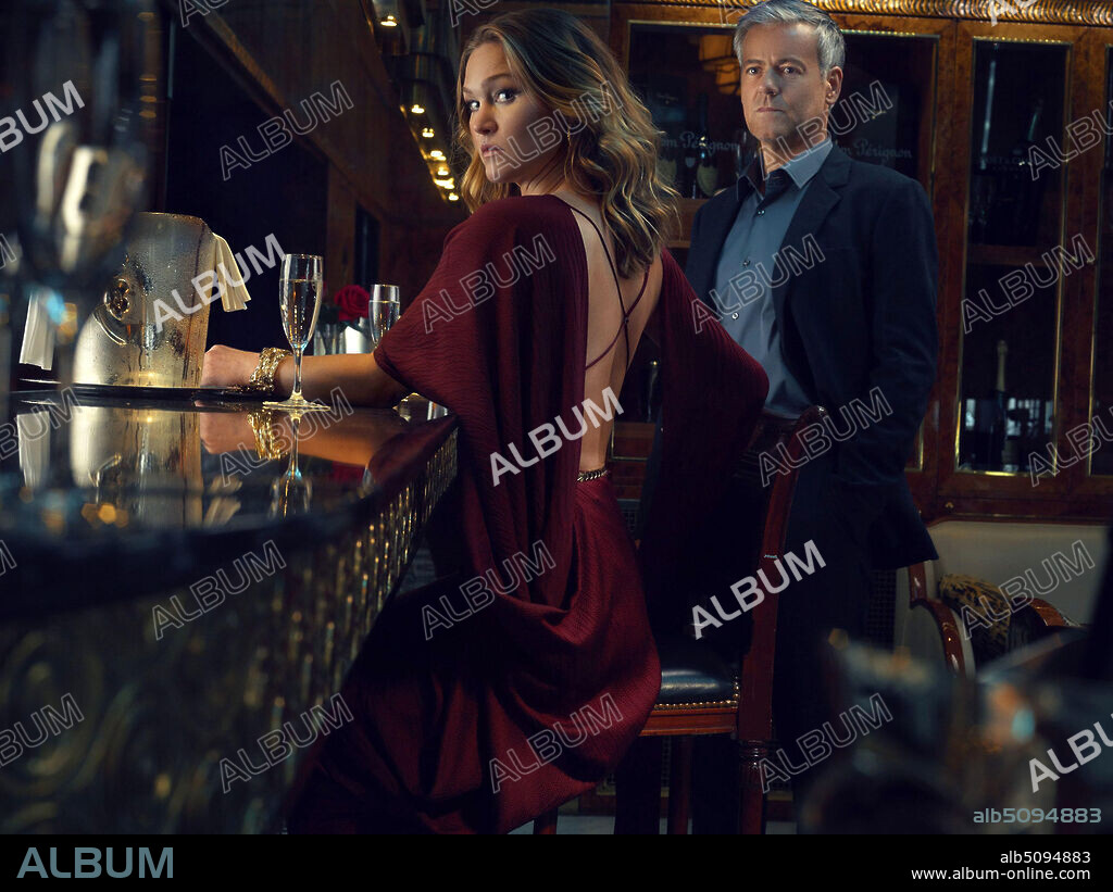 JULIA STILES and RUPERT GRAVES in RIVIERA, 2017, directed by NEIL JORDAN. Copyright ARCHERY PICTURES.