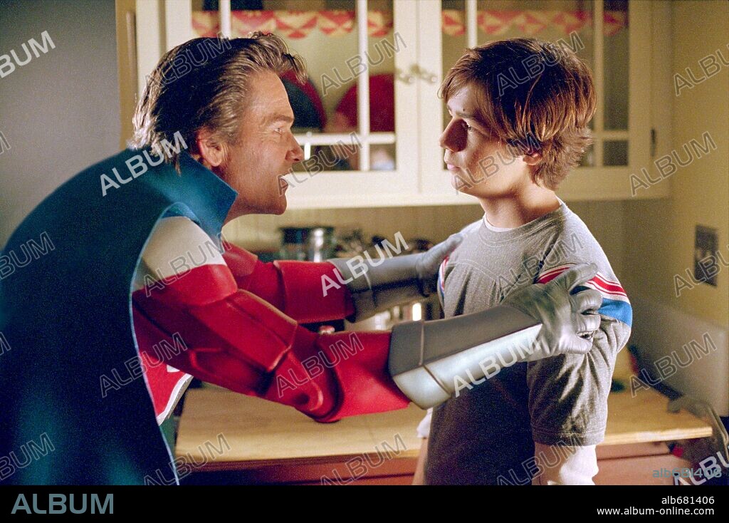 KURT RUSSELL and MICHAEL ANGARANO in SKY HIGH, 2005, directed by MIKE MITCHELL. Copyright DISNEY ENTERPRISES.