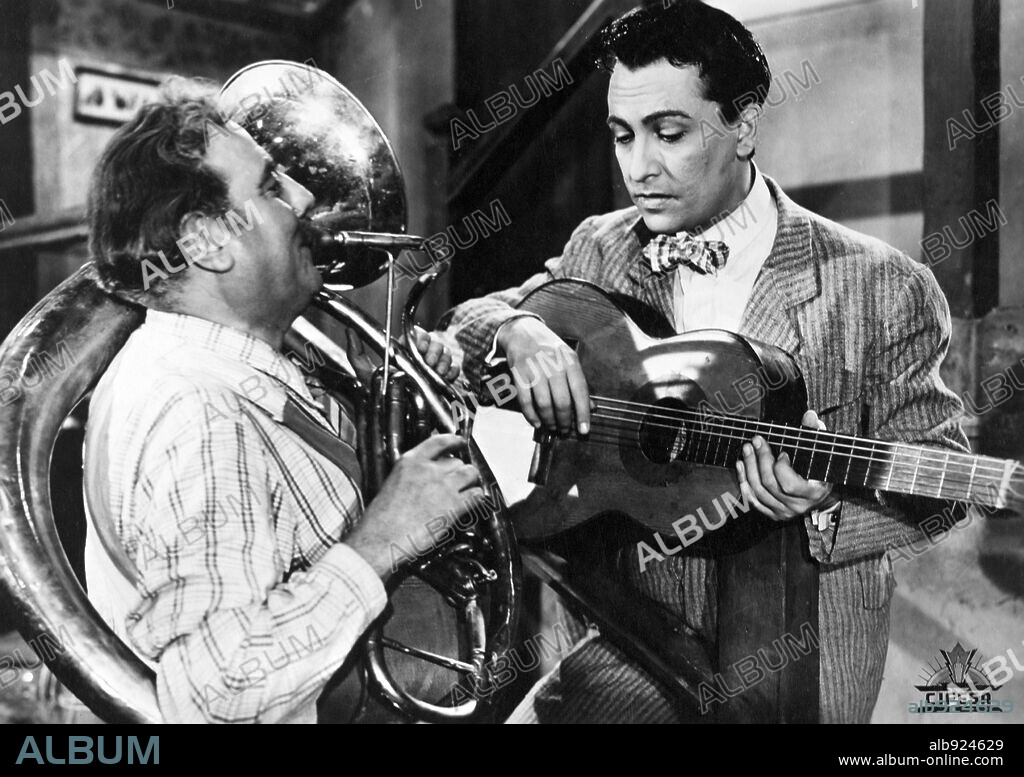 HUGO DEL CARRIL en ASI NACIO EL TANGO, 1950 (EL ULTIMO PAYADOR), dirigida por HOMERO MANZI y RALPH PAPPIER. Copyright ESTUDIOS SAN MIGUEL.