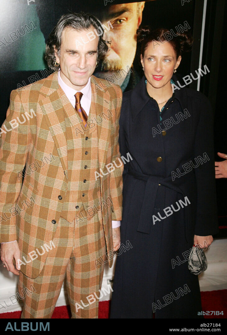 Dec 10, 2007-New York, NY, USA-Actor DANIEL DAY-LEWIS and his wife REBECCA MILLER at the New York premiere of 'There Will Be Blood' held at the Ziegfeld Theater. 10/12/2007