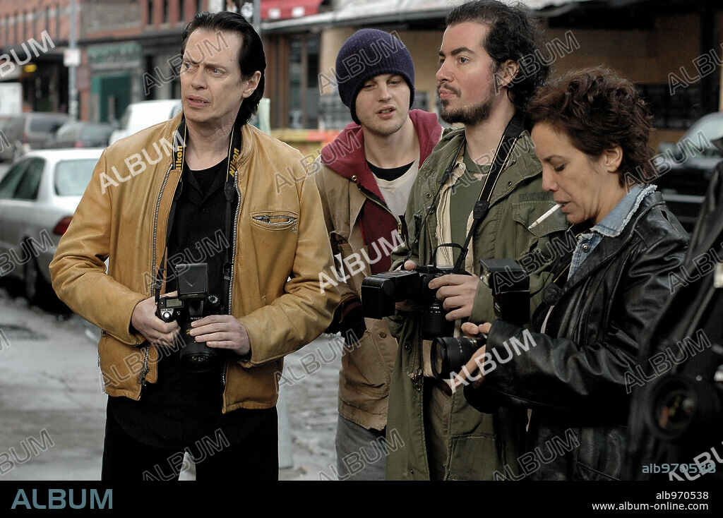 MICHAEL PITT and STEVE BUSCEMI in DELIRIOUS, 2006, directed by TOM DICILLO. Copyright THEMA PRODUCTION/ARTINA FILMS/PEACE ARCH ENTERNTAINMENT GROU.