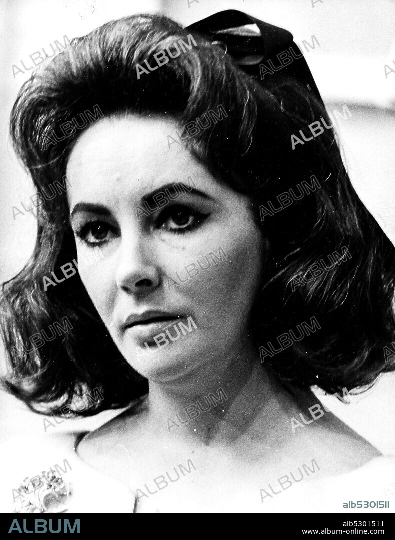 Elizabeth taylor. rome. 1966. (Photo by: Marka/Universal Images Group via Getty Images).