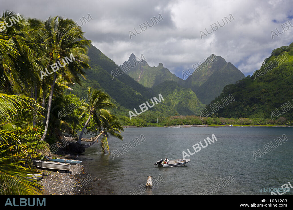 Tautira overlooking the Vaitephiha Valley, Tahiti, French Polynesia.