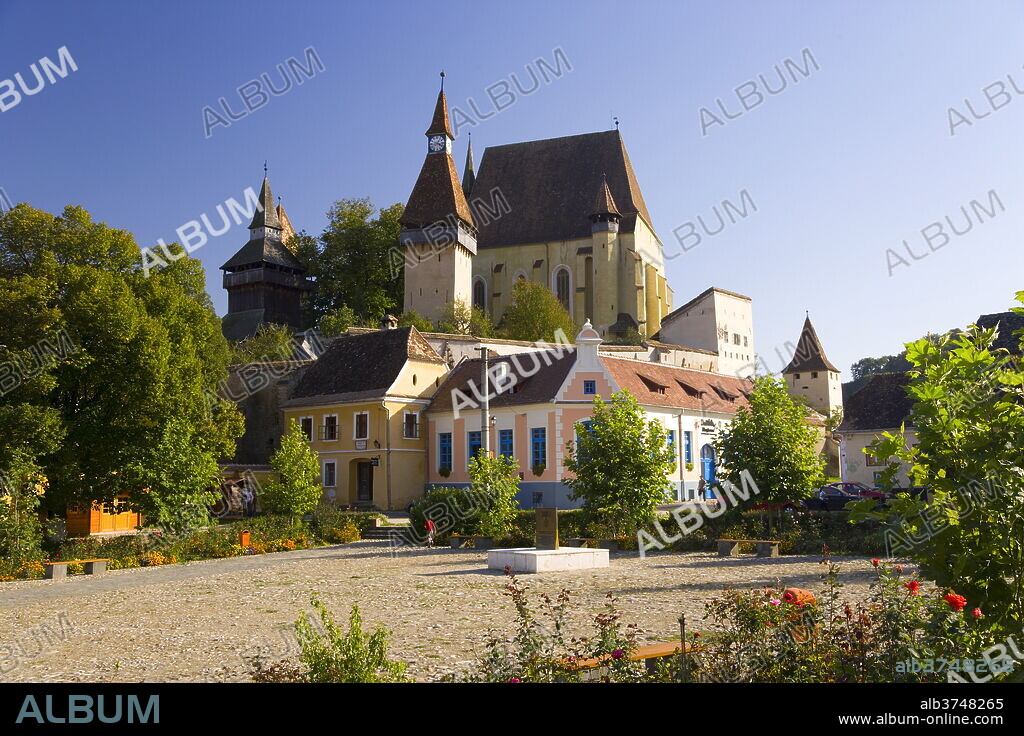 Medieval Roma village on the fortified church route, 15th century fortified church, Biertan, UNESCO World Heritage Site, near Sighisoara, Transylvania, Romania, Europe.