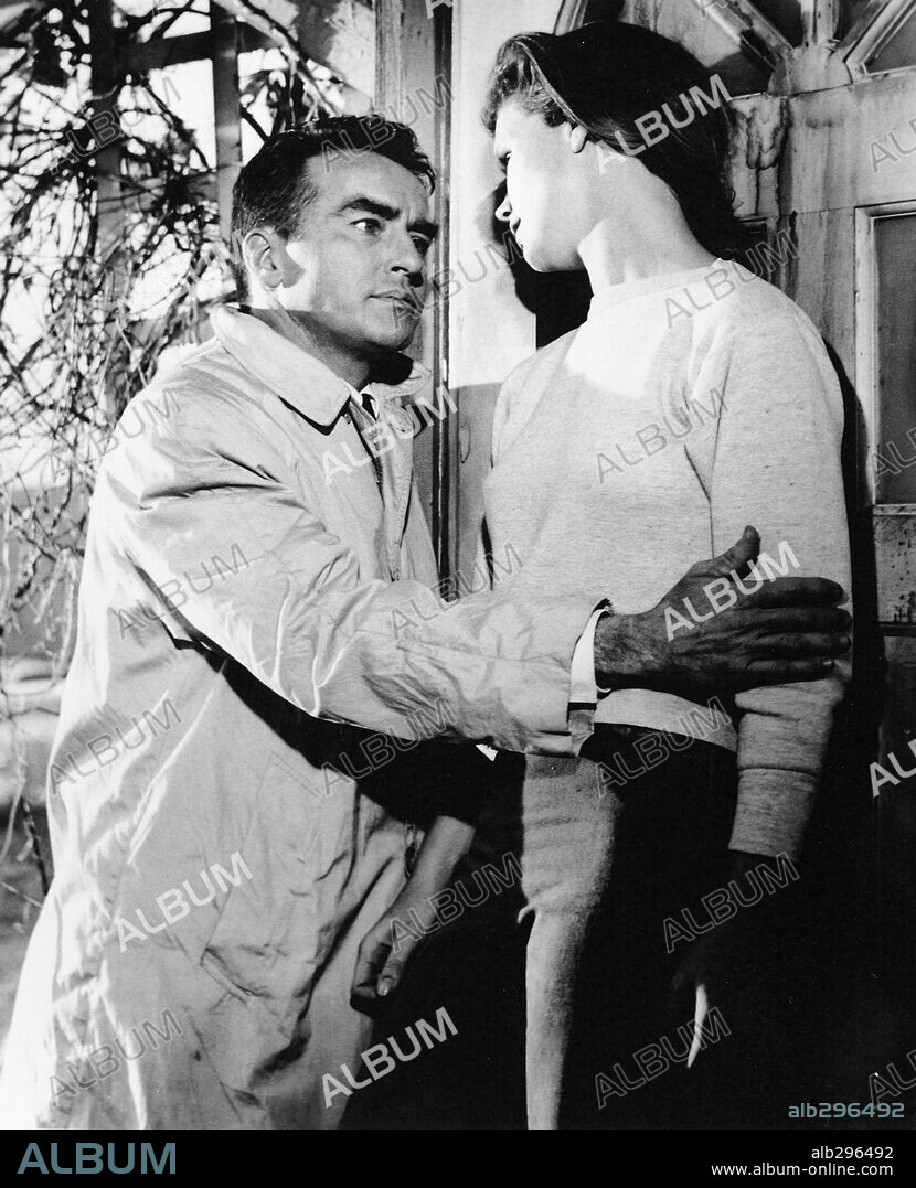 LEE REMICK y MONTGOMERY CLIFT en RÍO SALVAJE, 1960 (WILD RIVER), dirigida por ELIA KAZAN. Copyright 20TH CENTURY FOX.