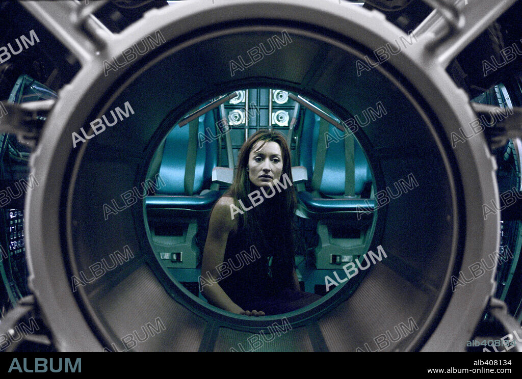 NATASCHA McELHONE en SOLARIS, 2002, dirigida por STEVEN SODERBERGH. Copyright 20TH CENTURY FOX.