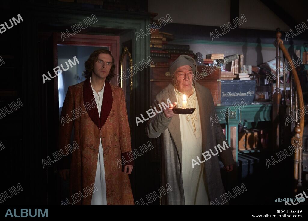 DAN STEVENS en EL HOMBRE QUE INVENTÓ LA NAVIDAD, 2017 (THE MAN WHO INVENTED CHRISTMAS), dirigida por BHARAT NALLURI. Copyright PARALLEL FILMS.