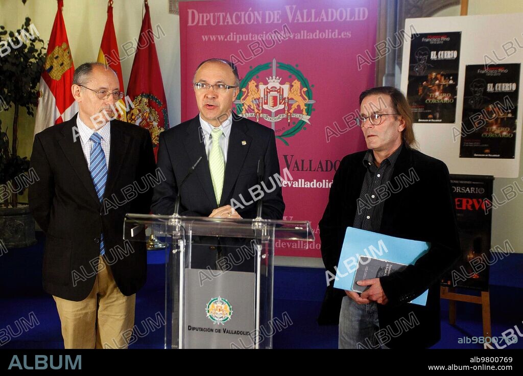 Valladolid, 17/05/2010. El presidente de la Diputación de Valladolid, Ramiro Ruiz Medrano, el director de la Fundación Jorge Guillén, Antonio Piedra, y el actor Javier Semprún, presentan los actos de homenaje al escritor Francisco Pino con motivo del centenario de su nacimiento. Foto: Fernando Blanco. ARCHDC.