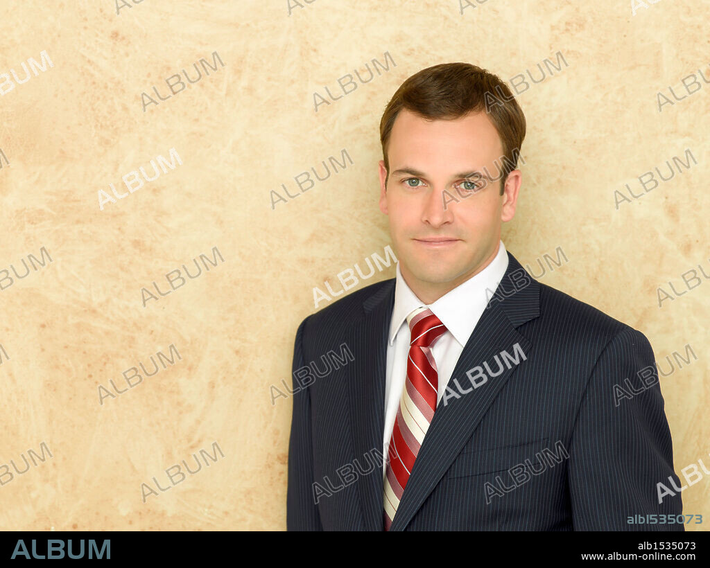 JONNY LEE MILLER in ELI STONE, 2008 (ELI STONE-TV). Copyright ABC STUDIOS.