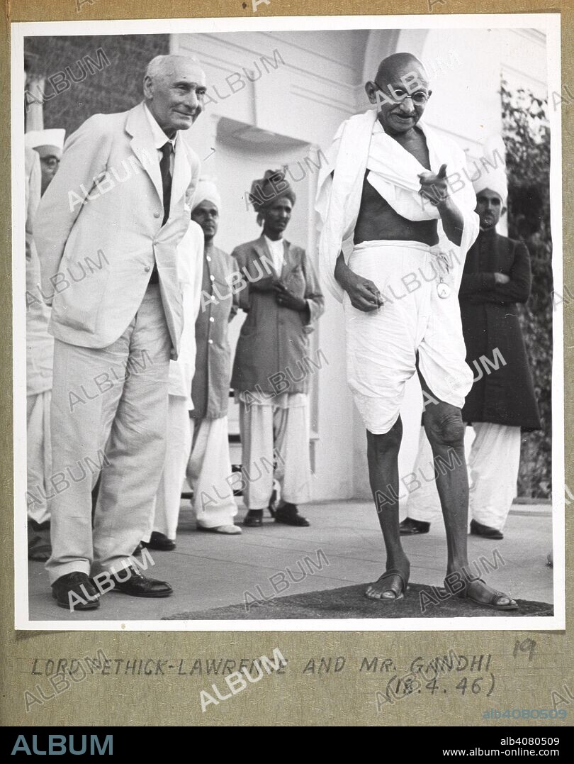 PRESS INFORMATION BUREAU. Lord Pethick-Lawrence and Mr Gandhi. Joyce Collection: Cabnet Mission to India - 1946 - volume II. India 18 April 1946. Source: Photo 134/2(19).
