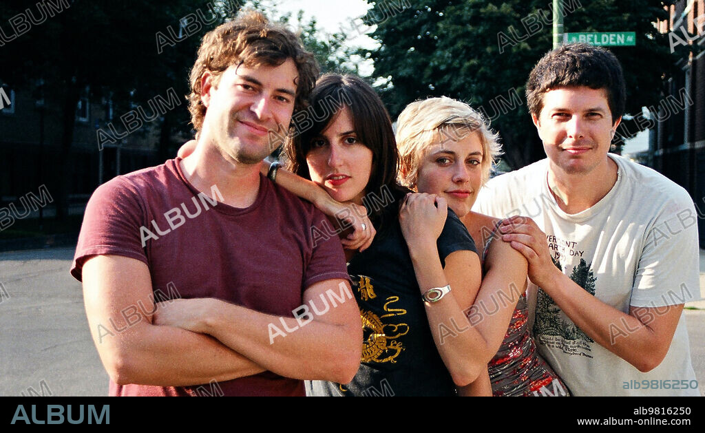 GRETA GERWIG, KENT OSBORNE, MARK DUPLASS and RY RUSSO-YOUNG in HANNAH TAKES THE STAIRS, 2007, directed by JOE SWANBERG. Copyright FILM SCIENCE.