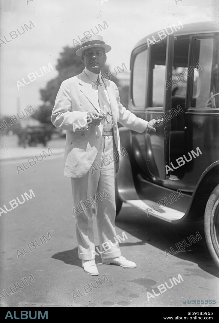HARRIS & EWING. Owen, Robert Latham, Senator from Oklahoma, 1907-1925, 1916 July.