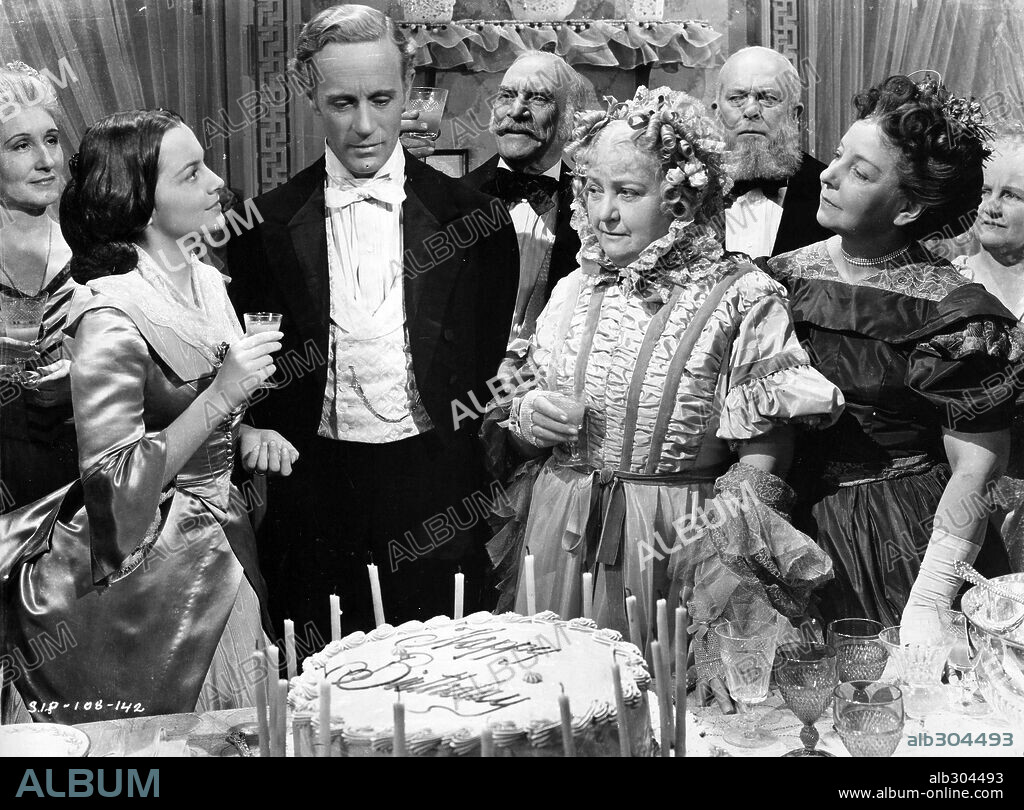 LESLIE HOWARD and OLIVIA DE HAVILLAND in GONE WITH THE WIND, 1939, directed by GEORGE CUKOR and VICTOR FLEMING. Copyright M.G.M.