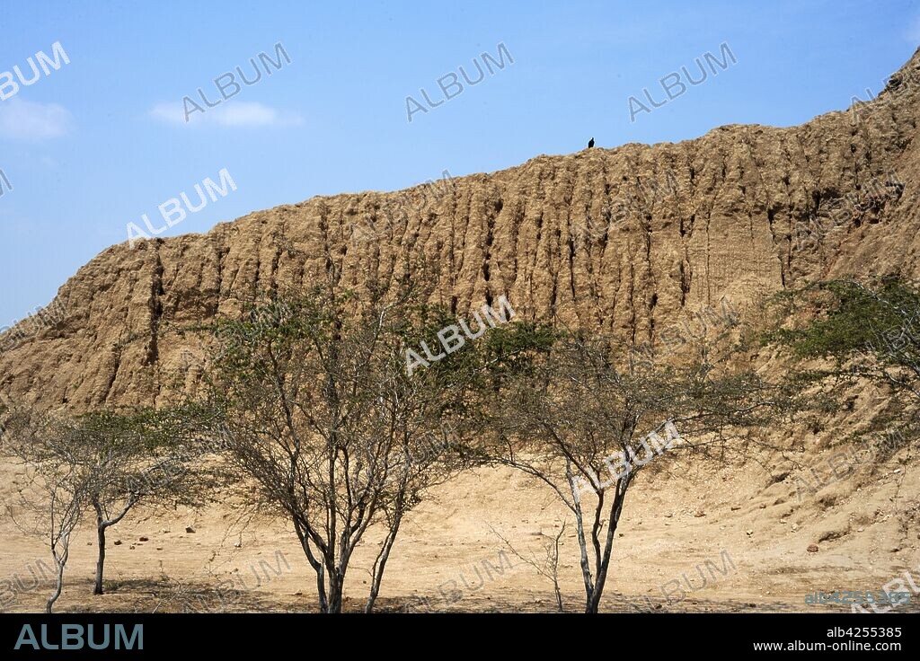 Valle de las Piramides (Valley of the Pyramids), Tucume. Archeological site located 35km north of Chiclayo, Lambayeque, Peru. Formed by the remains of multiple pyramids or Huacas, on Cerro de la Raya. Sican-La,mbayeque Culture Ceremonial and Administrative Center,(1000-1370 AC) later annexed to the Chimu(1370-1470) and then after the Inca(1470-1532). Prehispanoc cultures.