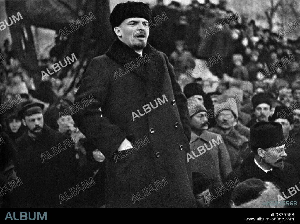 ANONYMOUS. Vladimir Lenin at the funeral of Yakov Sverdlov.