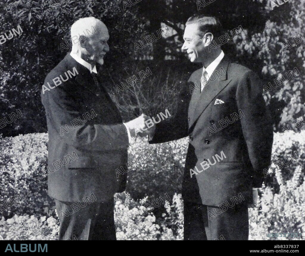 King George VI of England with Prime Minister Jan Smuts in South Africa, 1947.