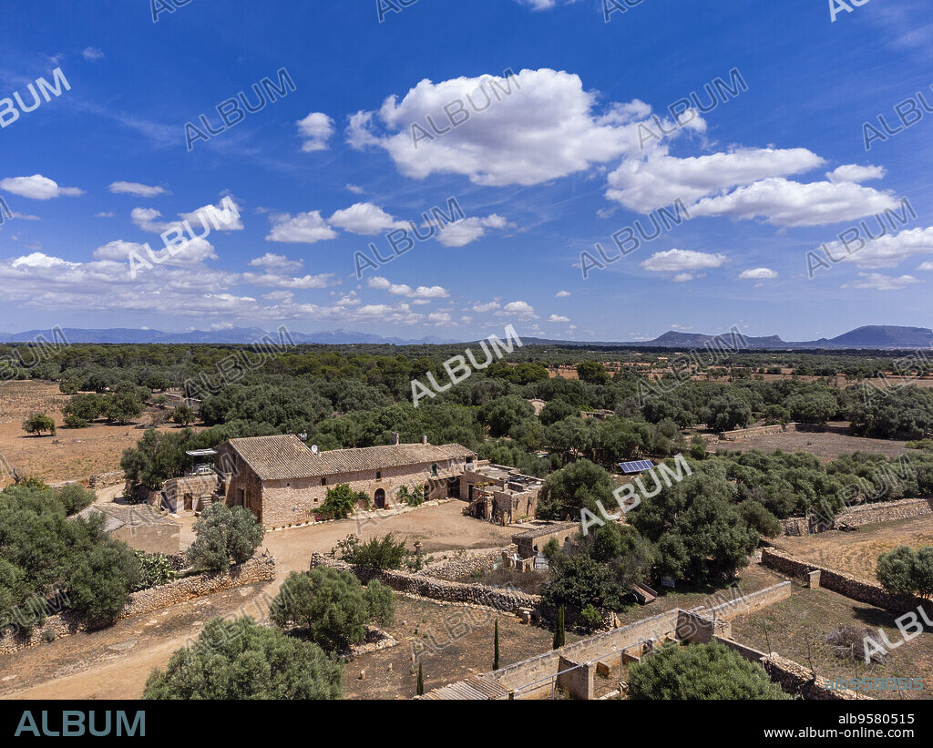 Can Garra Seca, «Camí de sa Torre», municipality of Llucmajor, Mallorca, Balearic Islands, Spain.