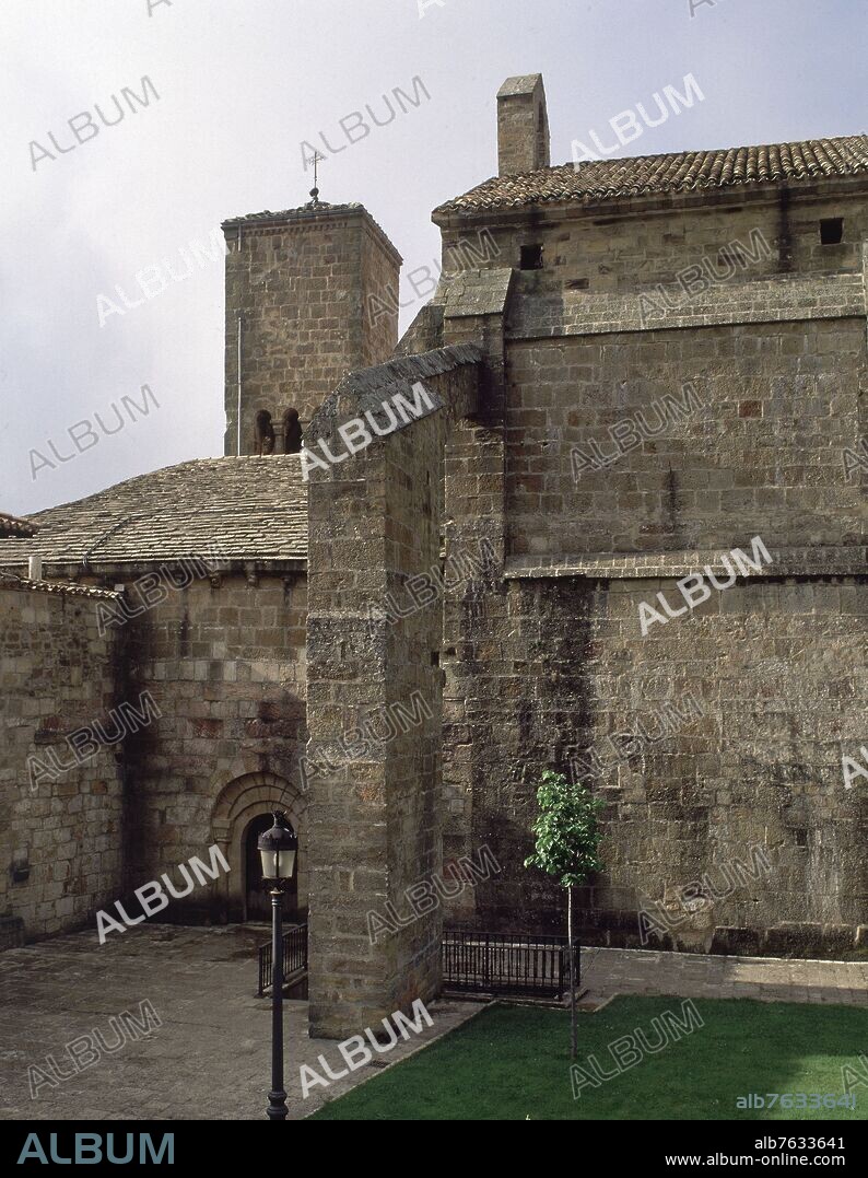 CONTRAFUERTE DE LA IGLESIA DEL MONASTERIO DE SAN SALVADOR.