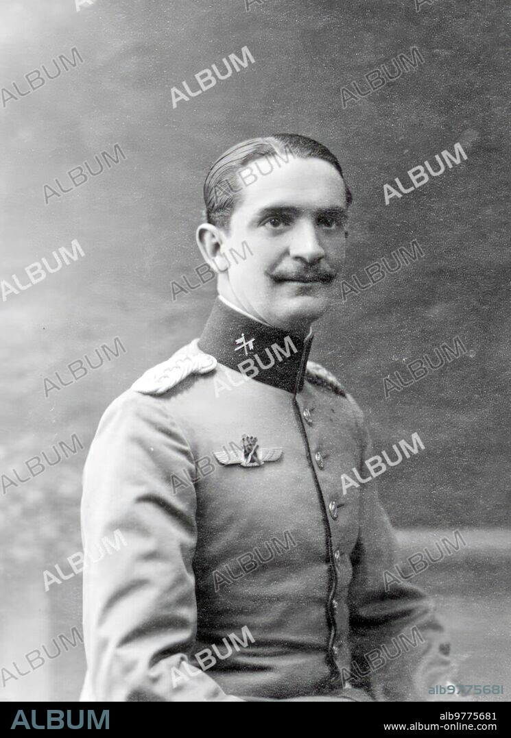 ALFONSO SÁNCHEZ PORTELA. Julio 1916. Teniente de caballería D. Francisco Montoya. Fallecido en tetuán en un accidente de Aviación.