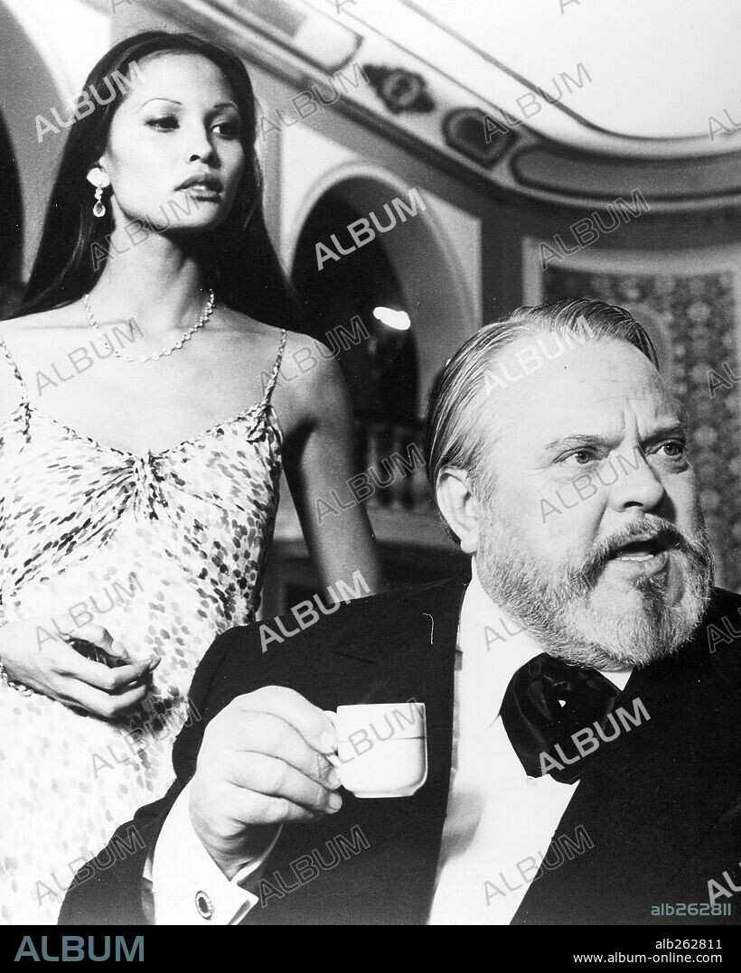 ORSON WELLES en EL VIAJE DE LOS MALDITOS, 1976 (VOYAGE OF THE DAMNED), dirigida por STUART ROSENBERG. Copyright ASSOCIATED GENERAL.