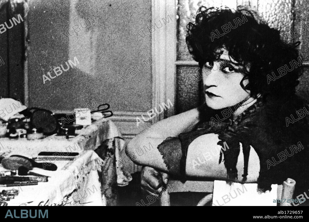 French novelist and performer Sidonie-Gabrielle Colette.