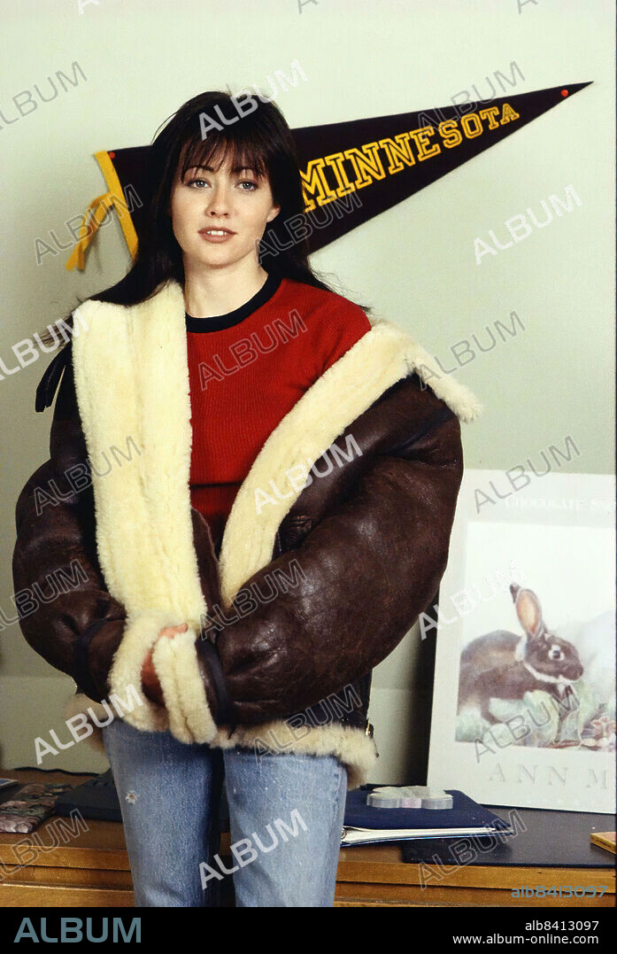 SHANNEN DOHERTY in BEVERLY HILLS,90210, 1990, directed by DANIEL ATTIAS, DAVID SEMEL, JASON PRIESTLEY and MICHAEL LANGE. Copyright Spelling Television / 90210 Productions.