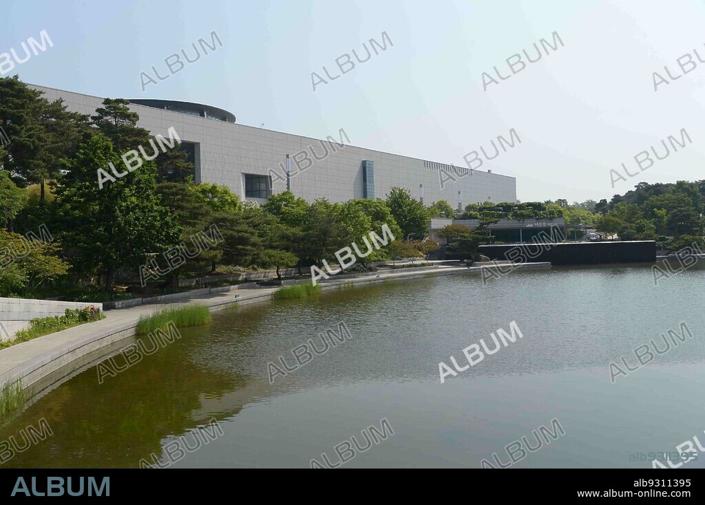 National Museum of Korea: mirror pond in front of the museum, Seoul, South Korea.