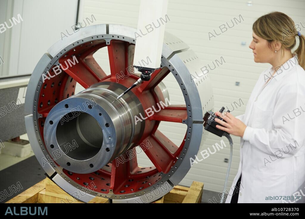 Technical measuring wind component in three-dimensional machine. CMM. Coordinate Measuring Machine. Innovative Metrology applied. Sariki Metrology. Elgoibar. Gipuzkoa. Basque Country. Spain.