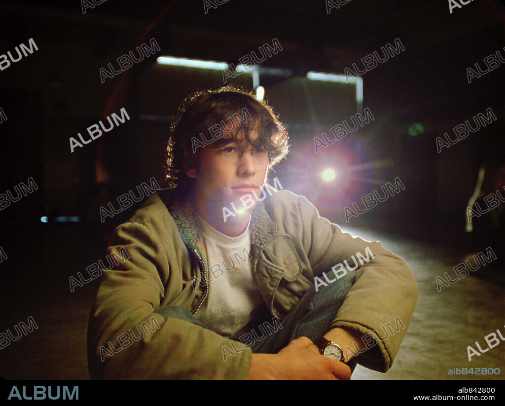 JOSEPH GORDON-LEVITT in BRICK, 2005, unter der Regie von RIAN JOHNSON. Copyright BERGMAN LUSTIG PRODUCTIONS / YEDLIN, STEVE.