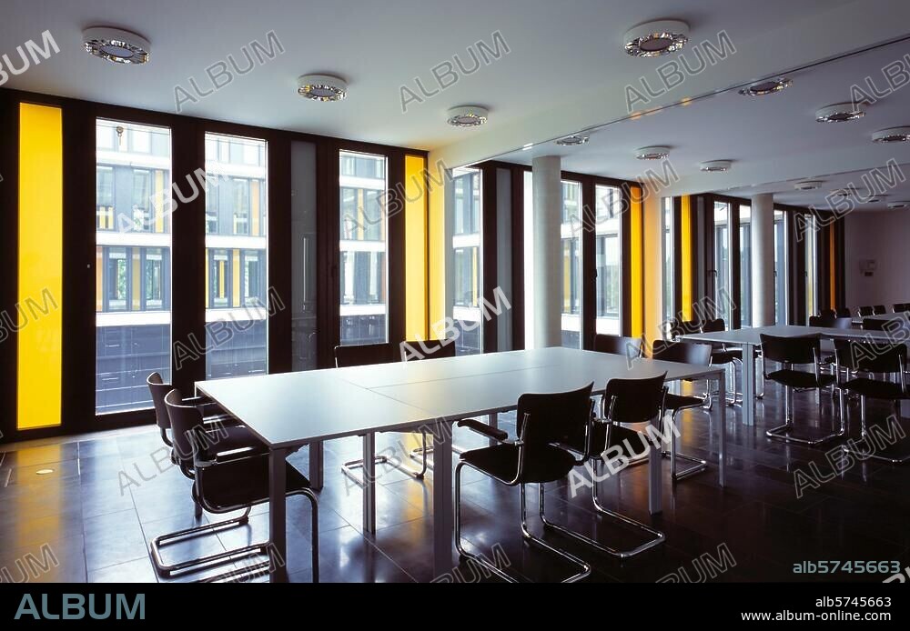 Dortmund, ADAC Hauptverwaltung / Kantine Filmsize: 6 × 9 cm.