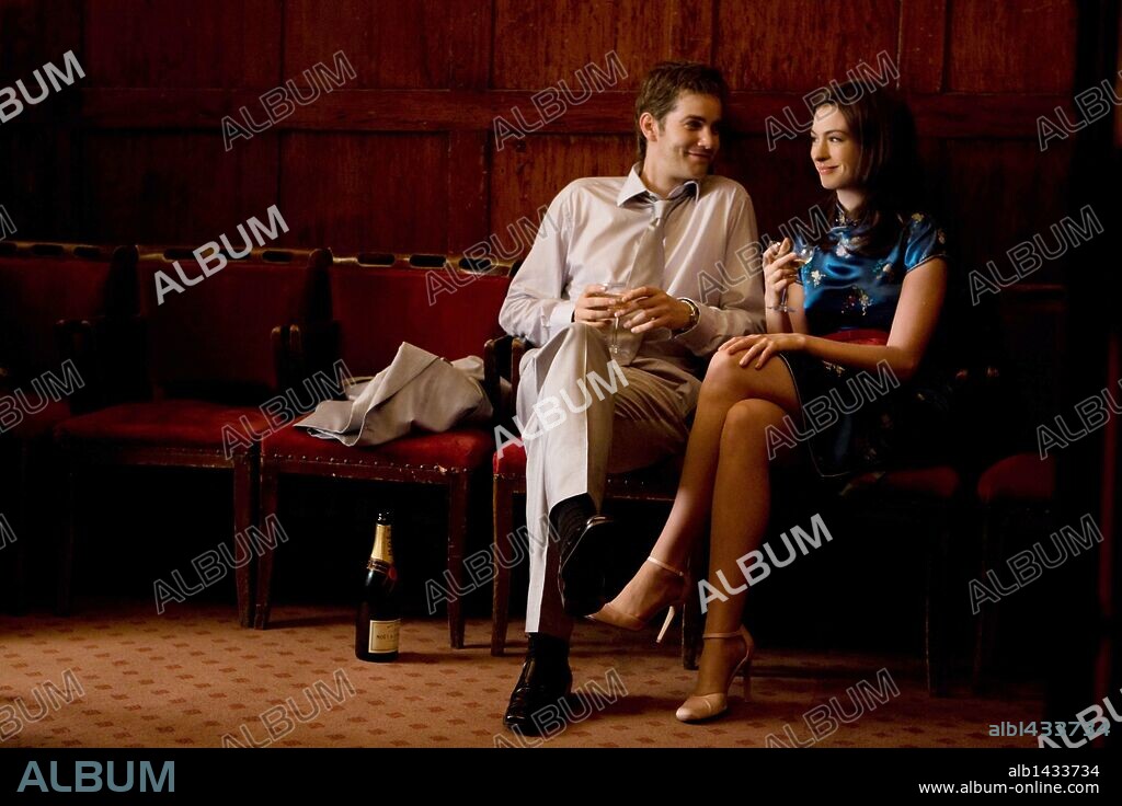 ANNE HATHAWAY y JIM STURGESS en ONE DAY-SIEMPRE EL MISMO DIA, 2011 (ONE DAY), dirigida por LONE SCHERFIG. Copyright RANDOM HOUSE FILMS.