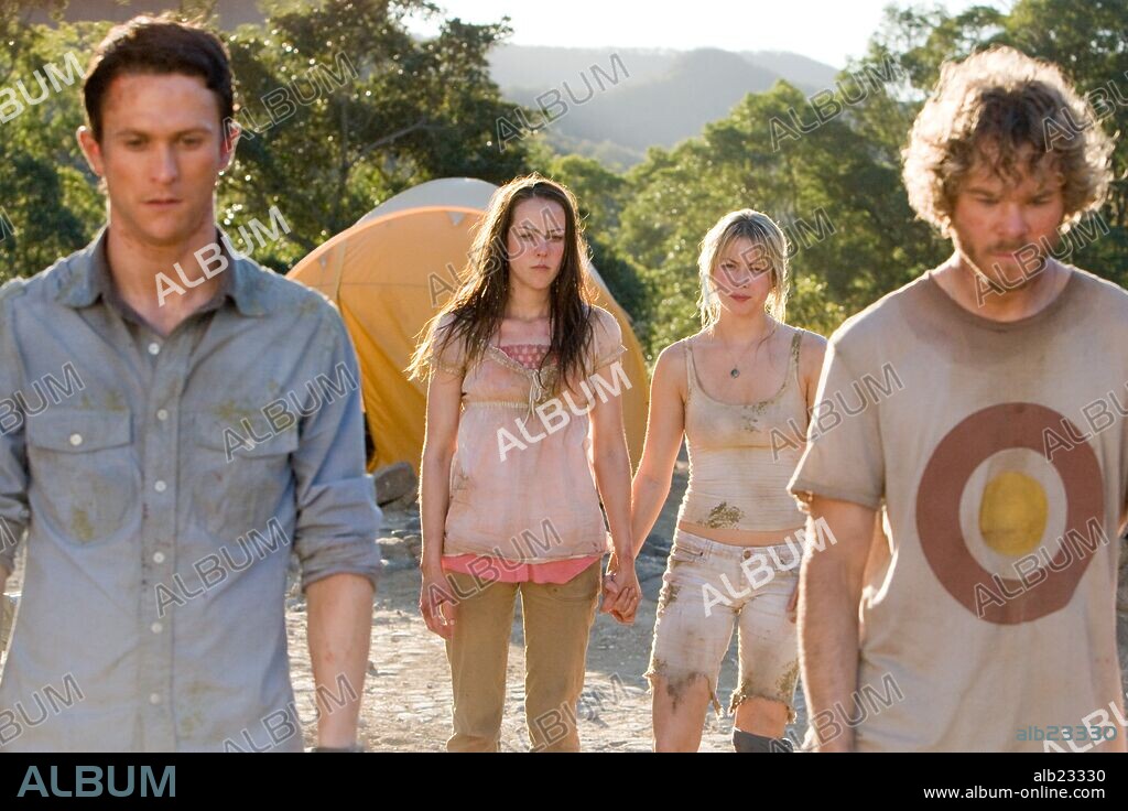 JENA MALONE, JONATHAN TUCKER, LAURA RAMSEY and SHAWN ASHMORE in THE RUINS, 2008, directed by CARTER SMITH. Copyright BENDERSPINK/DREAMWORKS SKG/RED HOUR FILMS/SPYGLASS ENTERTAIN / VALITUTTI, VINCE.