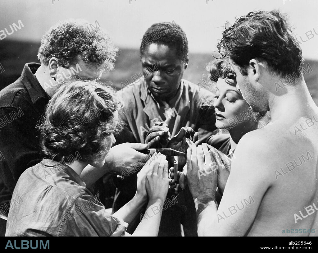 TALLULAH BANKHEAD en NÁUFRAGOS, 1944 (LIFEBOAT), dirigida por ALFRED HITCHCOCK. Copyright 20TH CENTURY FOX.