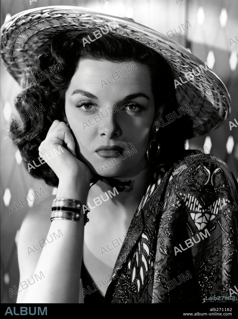 JANE RUSSELL en UNA AVENTURERA EN MACAO, 1952 (MACAO), dirigida por JOSEF VON STERNBERG. Copyright RKO / BACHRACH, ERNEST.