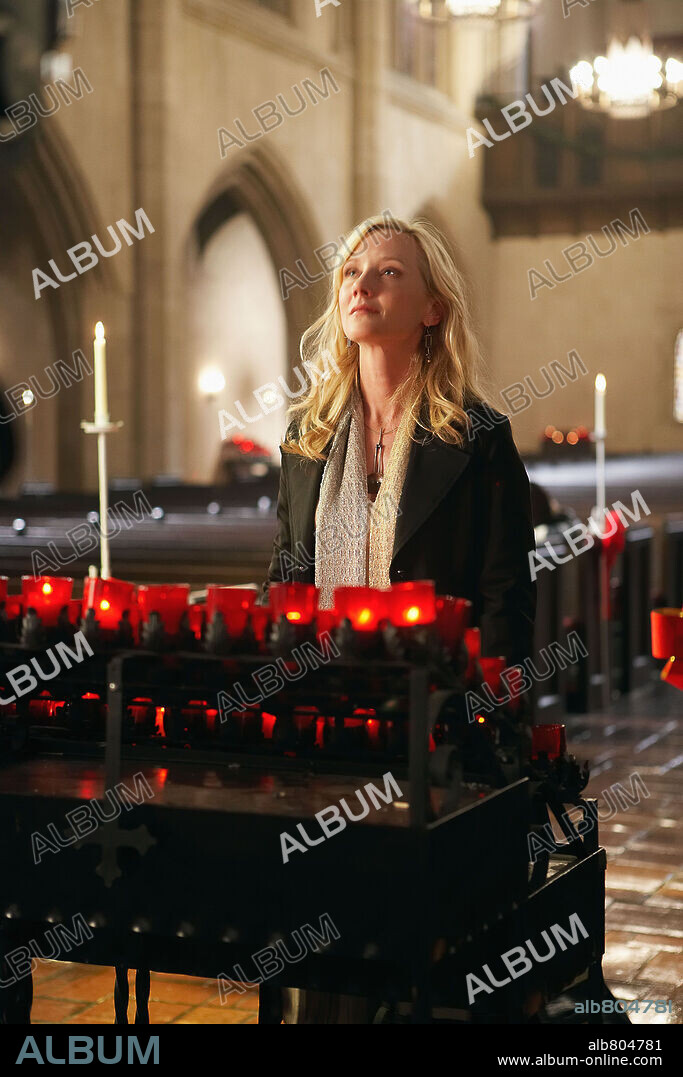 ANNE HECHE in SILVER BELLS, 2005, directed by DICK LOWRY. Copyright CBS-TV / HEINILA, ERIKA.
