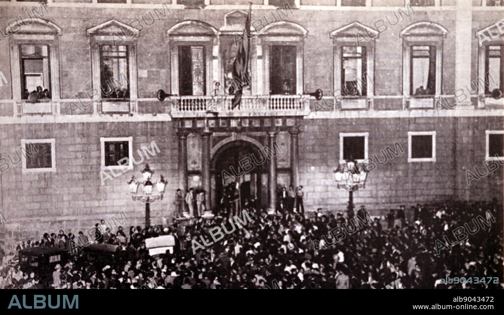 Proclamation of the Catalan Republic in 1931 by Francesc Macia, first President of the restored Generalitat of Catalonia (1931-1933).