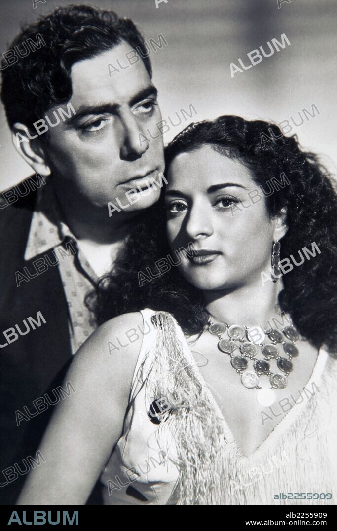 FLORES , LOLA. CANTANTE ESPAÑOLA . JEREZ DE LA FRONTERA . JUNTO A MANOLO CARACOL.