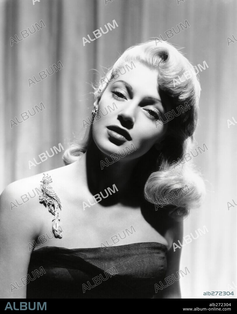 LANA TURNER.