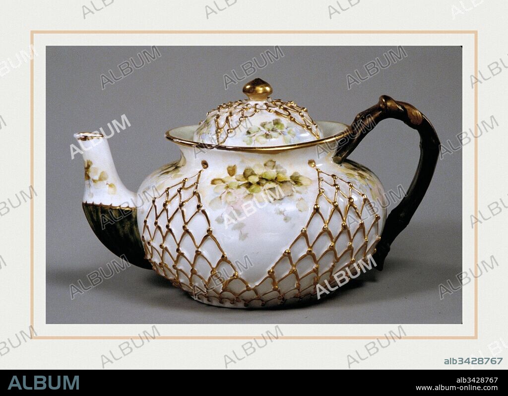 Teapot, 1891–ca. 1898, Made in East Liverpool, Ohio, United States, American, Porcelain, 4 1/4 x 7 x 5 in. (10.8 x 17.8 x 12.7 cm), Ceramics, Knowles, Taylor, and Knowles (1870–1929).