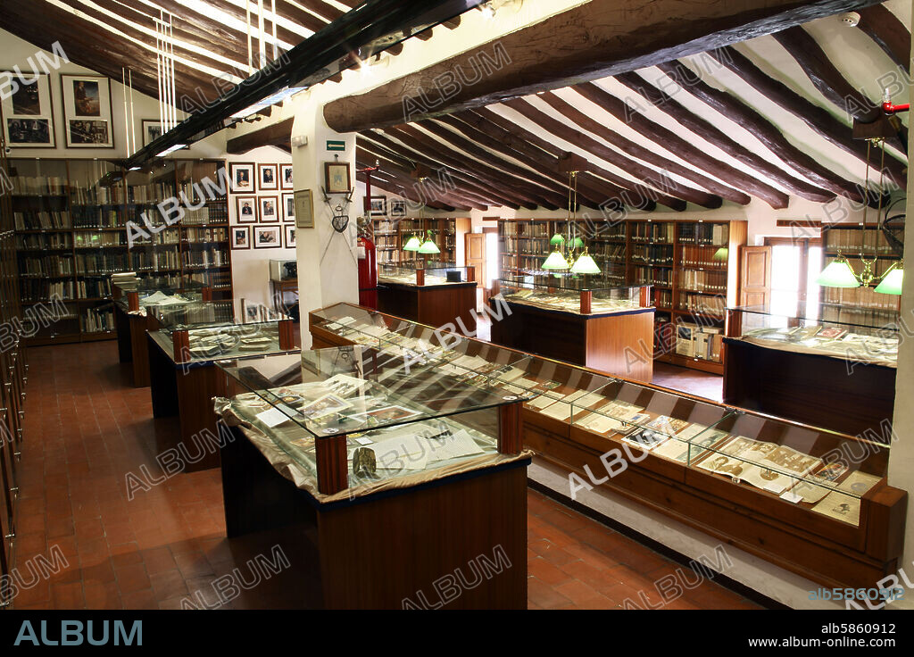Monóvar / Monòver; Casa - Museo de Azorín; Biblioteca con + de 14.000 volúmenes del escritor.