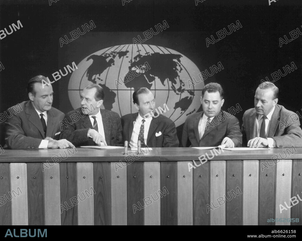 The news readers (l-r) Manfred Schmidt, Cay Dietrich Voss, Karl-Heinz Köpcke, Martin Thon and Dieter von Sallwitz of the ARD news show "Tagesschau", photographed in 1957. 30/11/1956