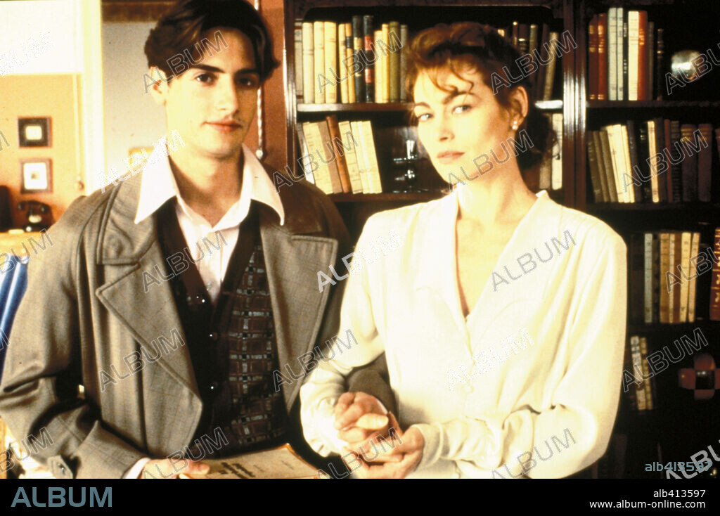 JOANNA PACULA y JUAN DIEGO BOTTO en EN BRAZOS DE LA MUJER MADURA, 1997, dirigida por MANUEL LOMBARDERO. Copyright LOLAFILMS.