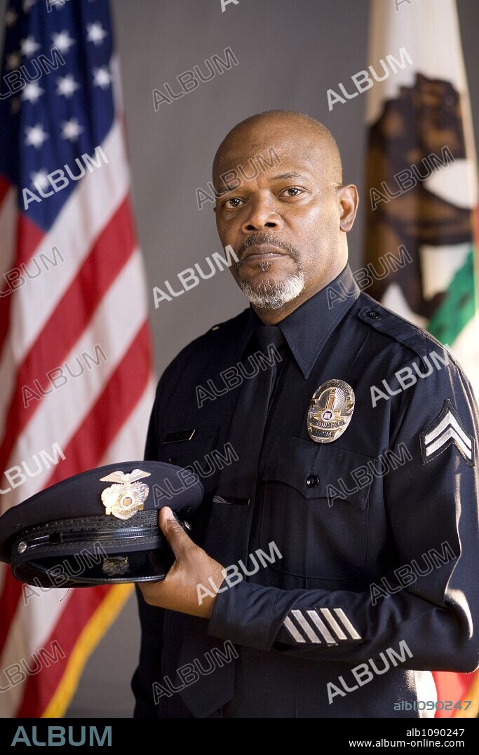 SAMUEL L. JACKSON en PROTEGIDOS POR SU ENEMIGO, 2008 (LAKEVIEW TERRACE), dirigida por NEIL LABUTE. Copyright OVERBROOK ENTERTAINMENT/SCREEN GEMS / ZLOTNICK, CHUCK.