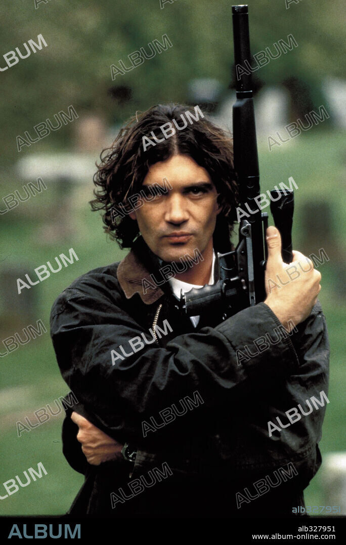 ANTONIO BANDERAS en ASESINOS, 1995 (ASSASSINS), dirigida por RICHARD DONNER. Copyright WARNER BROTHERS / COOPER, ANDREW.