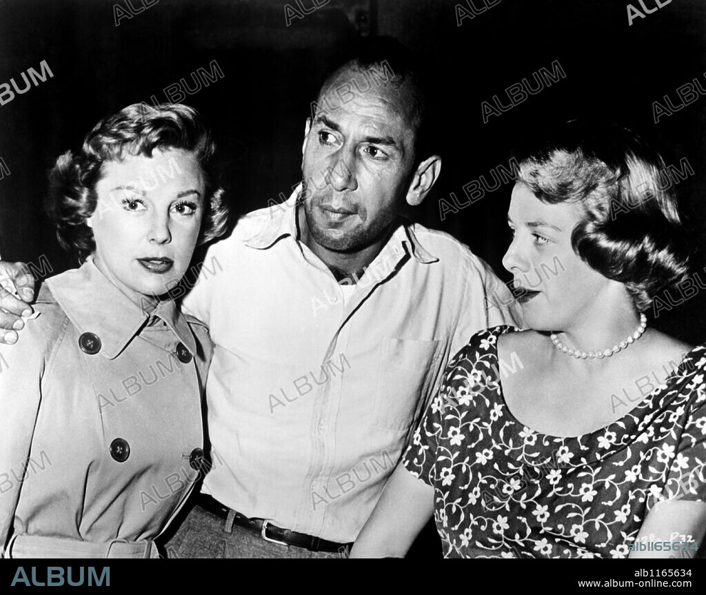 JOSE FERRER, JUNE ALLYSON y ROSEMARY CLOONEY en THE SHRIKE, 1955, dirigida por JOSE FERRER. Copyright UNIVERSAL PICTURES.