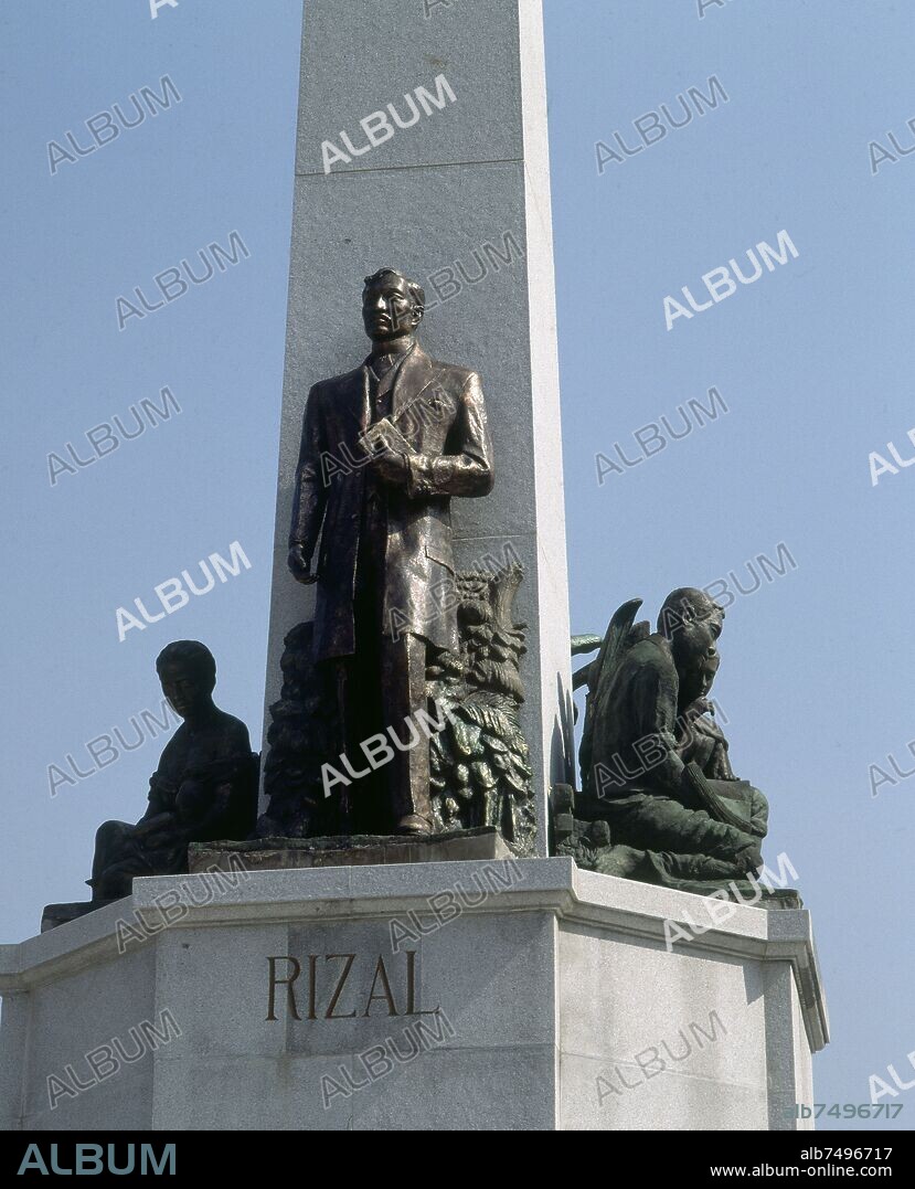 MONUMENTO CONMEMORATIVO A JOSE RIZAL HEROE DE LA INDEPENDENCIA DE FILIPINAS ERIGIDO EN 1996.