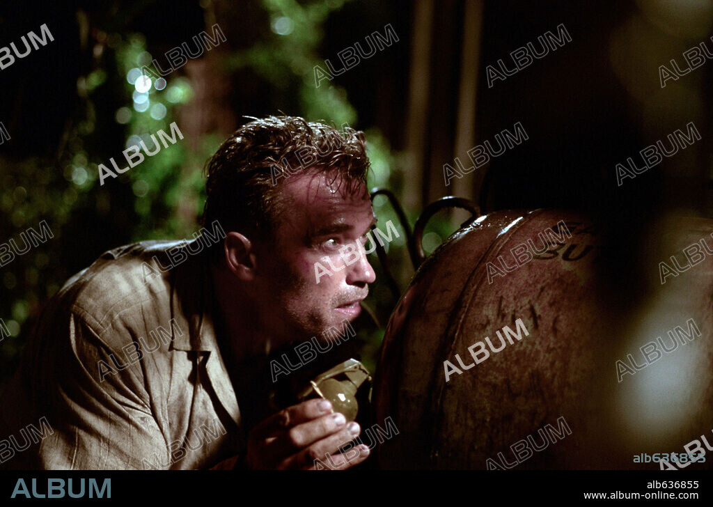 ARNOLD SCHWARZENEGGER en DAÑO COLATERAL, 2002 (COLLATERAL DAMAGE), dirigida por ANDREW DAVIS. Copyright WARNER BROS. PICTURES.